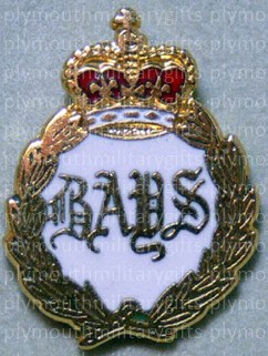 Queens Bays Lapel Pin